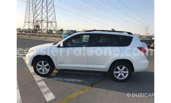 Buy Import Toyota 4Runner White Car in Import - Dubai in Kailahun Buy Import Toyota 4Runner White Car in Import - Dubai in Kailahun