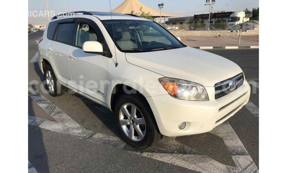 Buy Import Toyota 4Runner White Car in Import - Dubai in Kailahun Buy Import Toyota 4Runner White Car in Import - Dubai in Kailahun