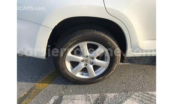 Buy Import Toyota 4Runner White Car in Import - Dubai in Kailahun Buy Import Toyota 4Runner White Car in Import - Dubai in Kailahun