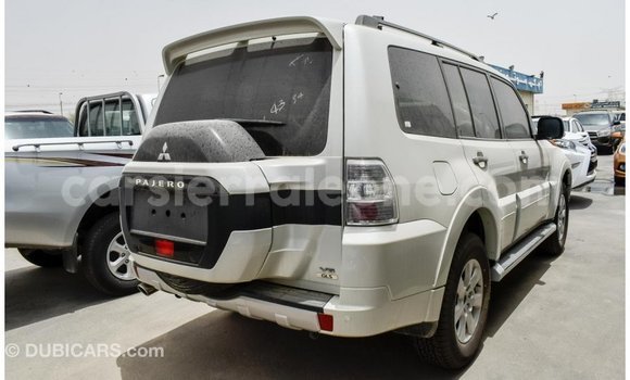 Acheter Import Voiture Mitsubishi Pajero Blanc à Import - Dubai, Kailahun Acheter Import Voiture Mitsubishi Pajero Blanc à Import - Dubai, Kailahun