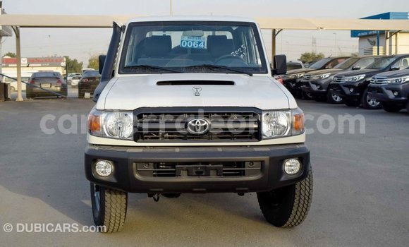 Buy Import Toyota Land Cruiser White Car in Import - Dubai in Kailahun Buy Import Toyota Land Cruiser White Car in Import - Dubai in Kailahun