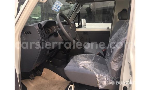 Acheter Import Voiture Toyota Land Cruiser Blanc à Import - Dubai, Kailahun Acheter Import Voiture Toyota Land Cruiser Blanc à Import - Dubai, Kailahun