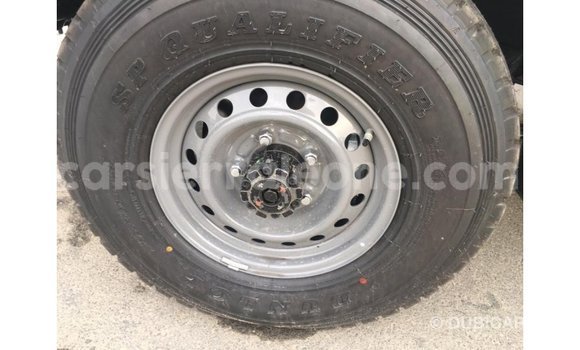 Acheter Import Voiture Toyota Land Cruiser Blanc à Import - Dubai, Kailahun Acheter Import Voiture Toyota Land Cruiser Blanc à Import - Dubai, Kailahun