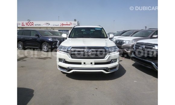 Buy Import Toyota Land Cruiser White Car in Import - Dubai in Kailahun Buy Import Toyota Land Cruiser White Car in Import - Dubai in Kailahun