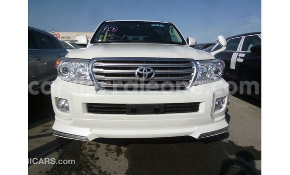 Buy Import Toyota Land Cruiser White Car in Import - Dubai in Kailahun Buy Import Toyota Land Cruiser White Car in Import - Dubai in Kailahun