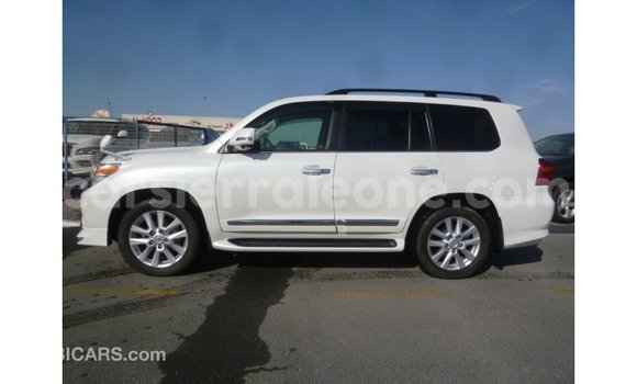 Buy Import Toyota Land Cruiser White Car in Import - Dubai in Kailahun Buy Import Toyota Land Cruiser White Car in Import - Dubai in Kailahun