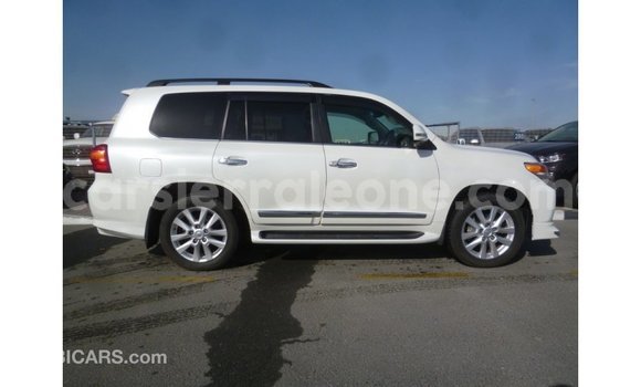 Buy Import Toyota Land Cruiser White Car in Import - Dubai in Kailahun Buy Import Toyota Land Cruiser White Car in Import - Dubai in Kailahun