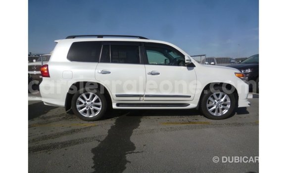 Buy Import Toyota Land Cruiser White Car in Import - Dubai in Kailahun Buy Import Toyota Land Cruiser White Car in Import - Dubai in Kailahun
