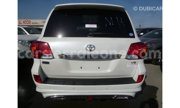 Buy Import Toyota Land Cruiser White Car in Import - Dubai in Kailahun Buy Import Toyota Land Cruiser White Car in Import - Dubai in Kailahun