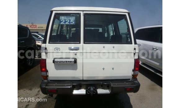 Buy Import Toyota Land Cruiser White Car in Import - Dubai in Kailahun Buy Import Toyota Land Cruiser White Car in Import - Dubai in Kailahun