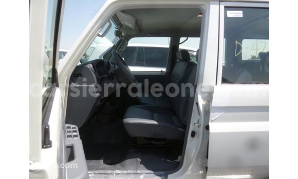 Buy Import Toyota Land Cruiser White Car in Import - Dubai in Kailahun Buy Import Toyota Land Cruiser White Car in Import - Dubai in Kailahun