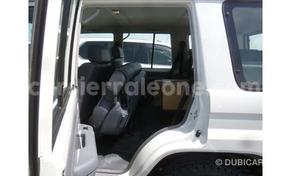 Buy Import Toyota Land Cruiser White Car in Import - Dubai in Kailahun Buy Import Toyota Land Cruiser White Car in Import - Dubai in Kailahun