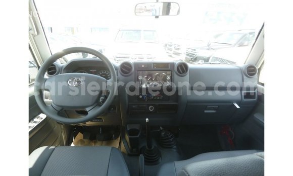 Buy Import Toyota Land Cruiser White Car in Import - Dubai in Kailahun Buy Import Toyota Land Cruiser White Car in Import - Dubai in Kailahun