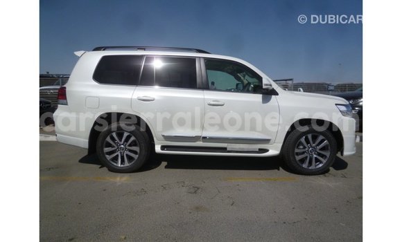 Buy Import Toyota Land Cruiser White Car in Import - Dubai in Kailahun Buy Import Toyota Land Cruiser White Car in Import - Dubai in Kailahun