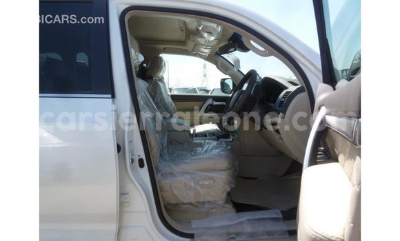 Buy Import Toyota Land Cruiser White Car in Import - Dubai in Kailahun Buy Import Toyota Land Cruiser White Car in Import - Dubai in Kailahun