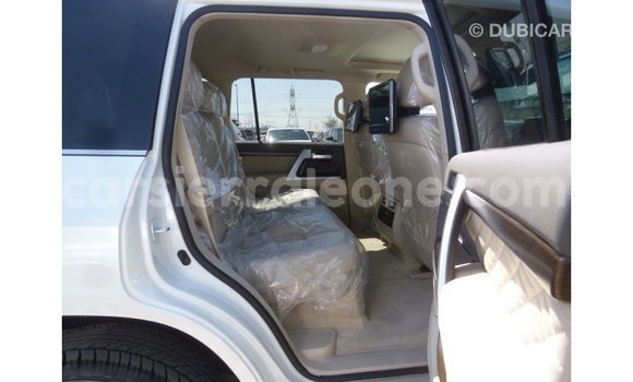Buy Import Toyota Land Cruiser White Car in Import - Dubai in Kailahun Buy Import Toyota Land Cruiser White Car in Import - Dubai in Kailahun