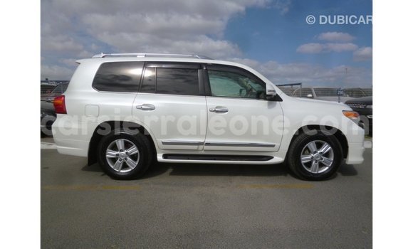 Buy Import Toyota Land Cruiser White Car in Import - Dubai in Kailahun Buy Import Toyota Land Cruiser White Car in Import - Dubai in Kailahun