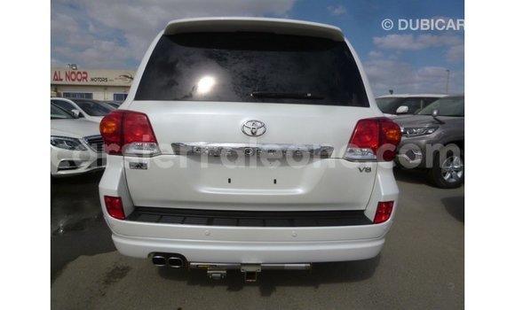 Buy Import Toyota Land Cruiser White Car in Import - Dubai in Kailahun Buy Import Toyota Land Cruiser White Car in Import - Dubai in Kailahun