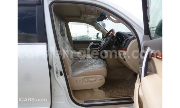 Buy Import Toyota Land Cruiser White Car in Import - Dubai in Kailahun Buy Import Toyota Land Cruiser White Car in Import - Dubai in Kailahun