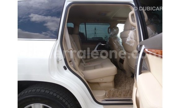 Buy Import Toyota Land Cruiser White Car in Import - Dubai in Kailahun Buy Import Toyota Land Cruiser White Car in Import - Dubai in Kailahun