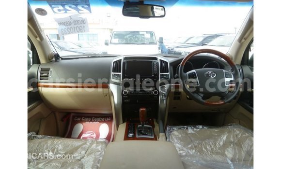 Buy Import Toyota Land Cruiser White Car in Import - Dubai in Kailahun Buy Import Toyota Land Cruiser White Car in Import - Dubai in Kailahun