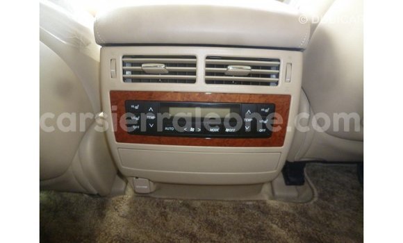 Buy Import Toyota Land Cruiser White Car in Import - Dubai in Kailahun Buy Import Toyota Land Cruiser White Car in Import - Dubai in Kailahun