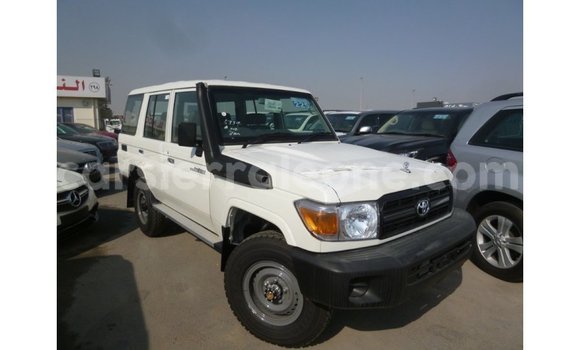 Buy Import Toyota Land Cruiser White Car in Import - Dubai in Kailahun Buy Import Toyota Land Cruiser White Car in Import - Dubai in Kailahun