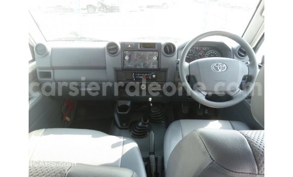 Buy Import Toyota Land Cruiser White Car in Import - Dubai in Kailahun Buy Import Toyota Land Cruiser White Car in Import - Dubai in Kailahun