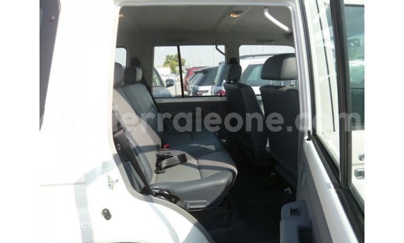 Buy Import Toyota Land Cruiser White Car in Import - Dubai in Kailahun Buy Import Toyota Land Cruiser White Car in Import - Dubai in Kailahun