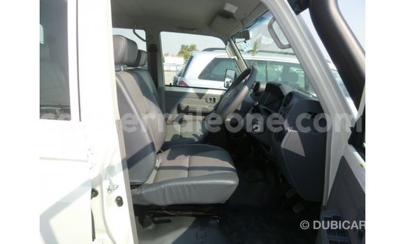 Buy Import Toyota Land Cruiser White Car in Import - Dubai in Kailahun Buy Import Toyota Land Cruiser White Car in Import - Dubai in Kailahun