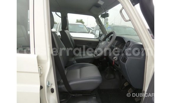 Buy Import Toyota Land Cruiser White Car in Import - Dubai in Kailahun Buy Import Toyota Land Cruiser White Car in Import - Dubai in Kailahun