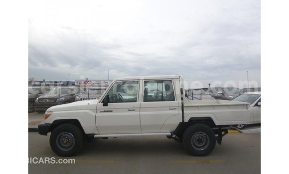 Buy Import Toyota Land Cruiser White Car in Import - Dubai in Kailahun Buy Import Toyota Land Cruiser White Car in Import - Dubai in Kailahun