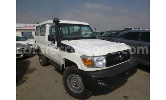 Buy Import Toyota Land Cruiser White Car in Import - Dubai in Kailahun Buy Import Toyota Land Cruiser White Car in Import - Dubai in Kailahun