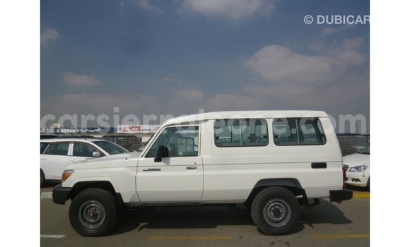 Buy Import Toyota Land Cruiser White Car in Import - Dubai in Kailahun Buy Import Toyota Land Cruiser White Car in Import - Dubai in Kailahun