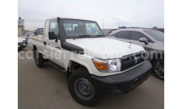 Buy Import Toyota Land Cruiser White Car in Import - Dubai in Kailahun Buy Import Toyota Land Cruiser White Car in Import - Dubai in Kailahun