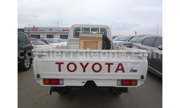 Buy Import Toyota Land Cruiser White Car in Import - Dubai in Kailahun Buy Import Toyota Land Cruiser White Car in Import - Dubai in Kailahun