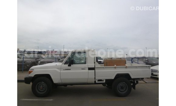 Buy Import Toyota Land Cruiser White Car in Import - Dubai in Kailahun Buy Import Toyota Land Cruiser White Car in Import - Dubai in Kailahun