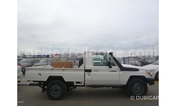 Buy Import Toyota Land Cruiser White Car in Import - Dubai in Kailahun Buy Import Toyota Land Cruiser White Car in Import - Dubai in Kailahun