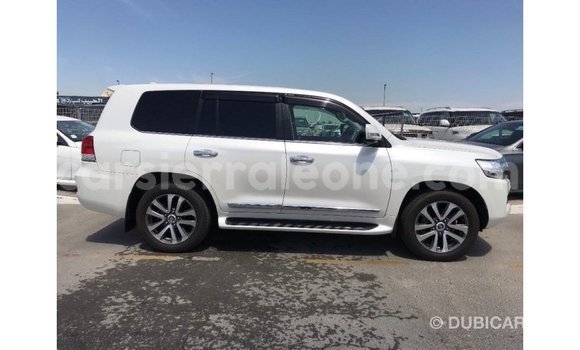 Buy Import Toyota Land Cruiser White Car in Import - Dubai in Kailahun Buy Import Toyota Land Cruiser White Car in Import - Dubai in Kailahun