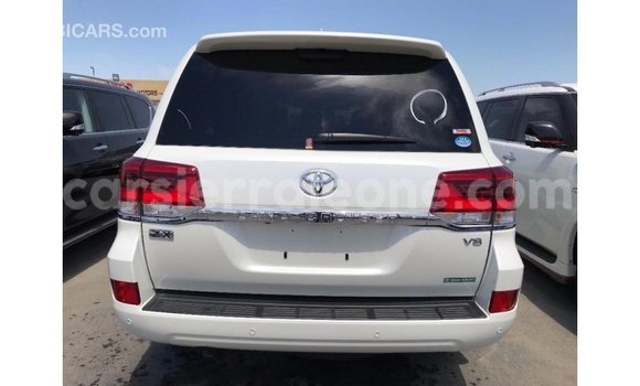 Buy Import Toyota Land Cruiser White Car in Import - Dubai in Kailahun Buy Import Toyota Land Cruiser White Car in Import - Dubai in Kailahun