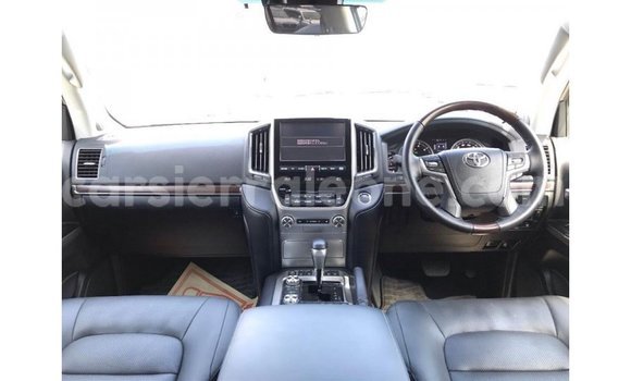 Buy Import Toyota Land Cruiser White Car in Import - Dubai in Kailahun Buy Import Toyota Land Cruiser White Car in Import - Dubai in Kailahun