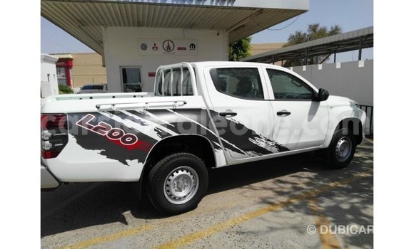 Buy Import Mitsubishi L200 White Car in Import - Dubai in Kailahun Buy Import Mitsubishi L200 White Car in Import - Dubai in Kailahun