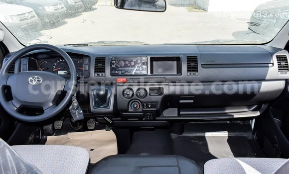Buy Import Toyota Hiace White Car in Import - Dubai in Kailahun Buy Import Toyota Hiace White Car in Import - Dubai in Kailahun
