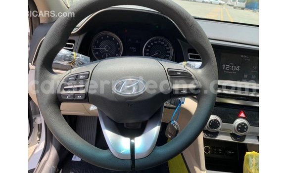 Buy Import Hyundai Elantra White Car in Import - Dubai in Kailahun Buy Import Hyundai Elantra White Car in Import - Dubai in Kailahun