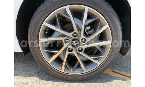 Buy Import Hyundai Elantra White Car in Import - Dubai in Kailahun Buy Import Hyundai Elantra White Car in Import - Dubai in Kailahun
