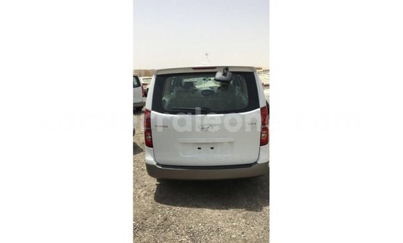 Buy Import Hyundai Accent White Car in Import - Dubai in Kailahun Buy Import Hyundai Accent White Car in Import - Dubai in Kailahun