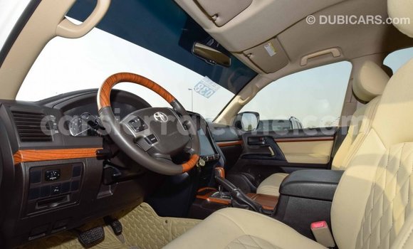 Acheter Import Voiture Toyota Land Cruiser Blanc à Import - Dubai, Kailahun Acheter Import Voiture Toyota Land Cruiser Blanc à Import - Dubai, Kailahun