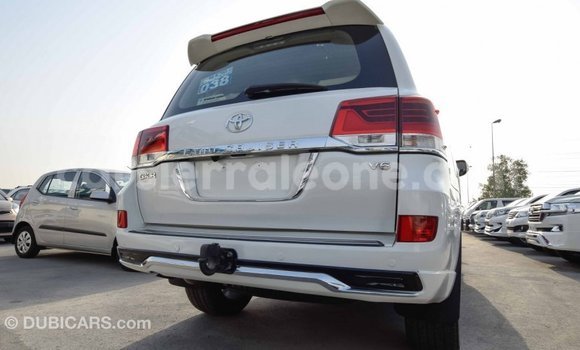 Acheter Import Voiture Toyota Land Cruiser Blanc à Import - Dubai, Kailahun Acheter Import Voiture Toyota Land Cruiser Blanc à Import - Dubai, Kailahun