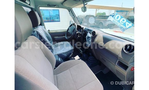 Buy Import Toyota Land Cruiser White Car in Import - Dubai in Kailahun Buy Import Toyota Land Cruiser White Car in Import - Dubai in Kailahun