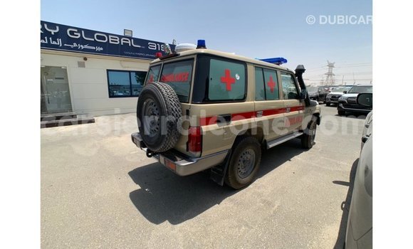 Buy Import Toyota Land Cruiser White Car in Import - Dubai in Kailahun Buy Import Toyota Land Cruiser White Car in Import - Dubai in Kailahun